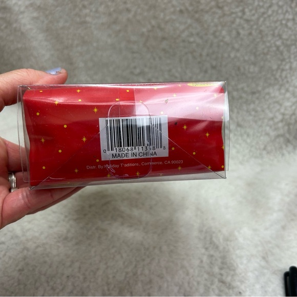 Holiday Traditions 6pack Decorative gold strawberry plastic ornaments 2.5" - Picture 2 of 5